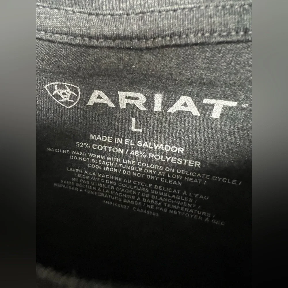 Ariat- Mens Large Vertical‎ Flag, Grey, One fade spot shoulder